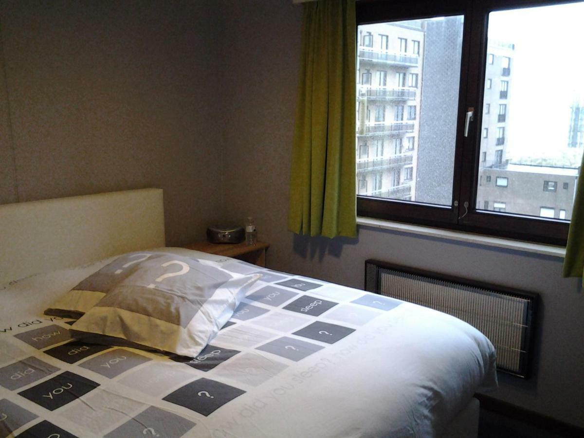 Zonnig Appartement Met Zeezicht Koksijde Bagian luar foto